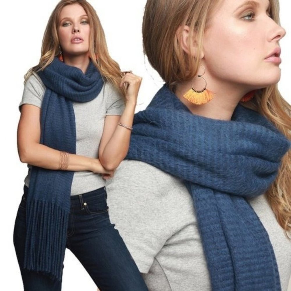 NWT Soft Cozy Striped Blue Oblong Tassel Long Knit Scarf Fall Winter Scarf